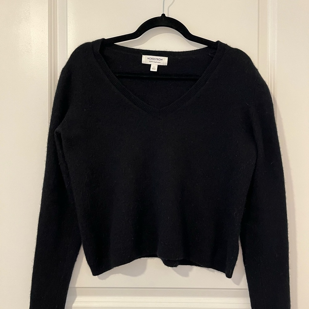 Nordstrom Black 100% Cashmere V-Neck Sweater